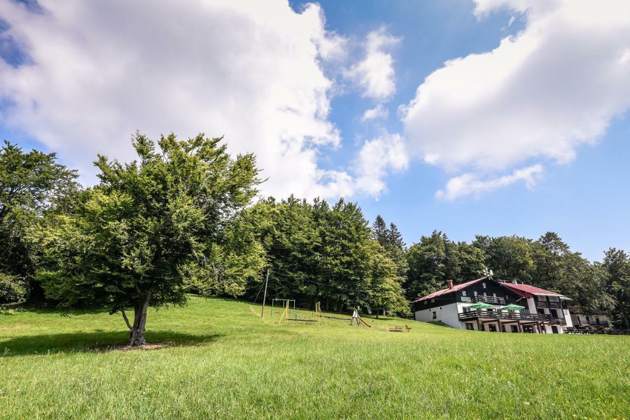Planinski Dom Na Kalu Bed & Breakfast Dol pri Hrastniku Exterior photo